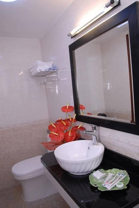 518 Chariot Hotel Hanoi Exterior photo